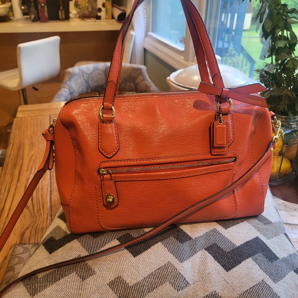 Really  Super , Nice Coach Bags/Orange/ lether/ 🌴💦🎁💕 crossbody.